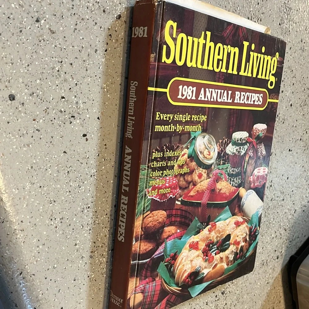 VINTAGE SOUTHERN LIVING 1981 ANNUAL RECIPES HARDCOVER COOKBOOK